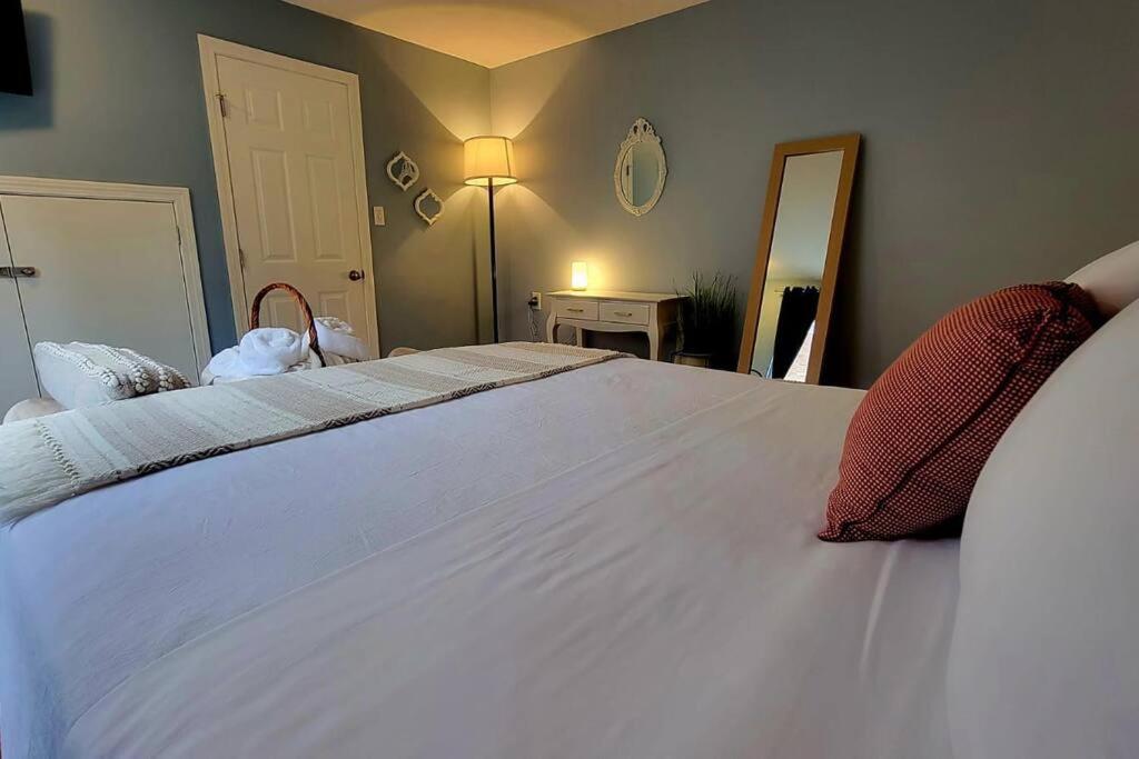 Unique & Peaceful Boston Home מראה חיצוני תמונה