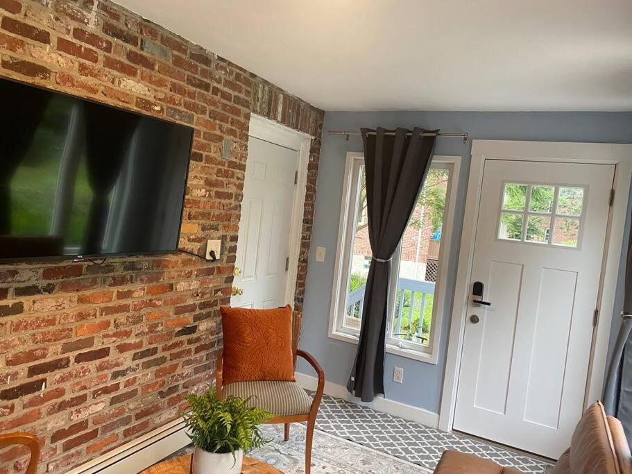 Unique & Peaceful Boston Home מראה חיצוני תמונה