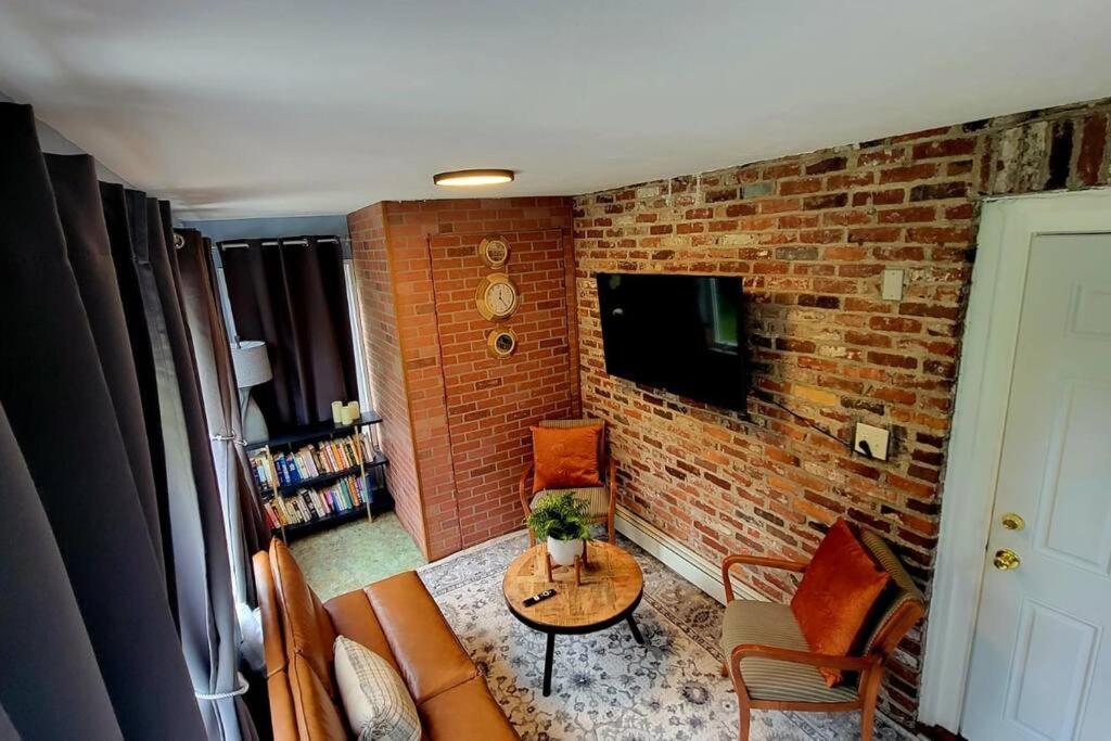 Unique & Peaceful Boston Home מראה חיצוני תמונה