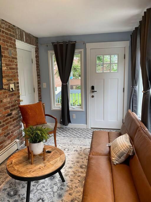 Unique & Peaceful Boston Home מראה חיצוני תמונה