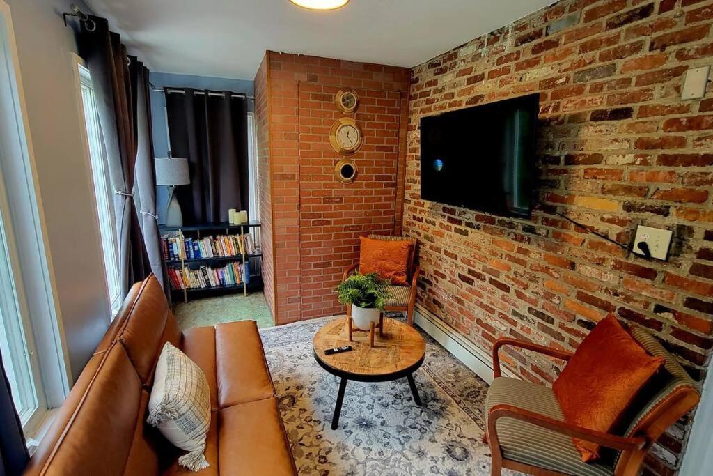 Unique & Peaceful Boston Home מראה חיצוני תמונה