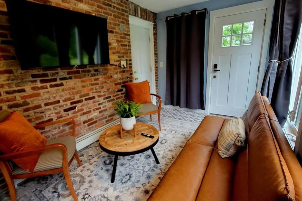 Unique & Peaceful Boston Home מראה חיצוני תמונה